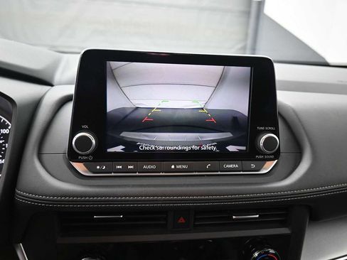 Used 2024 Nissan Rogue SV AWD/4WD image 8