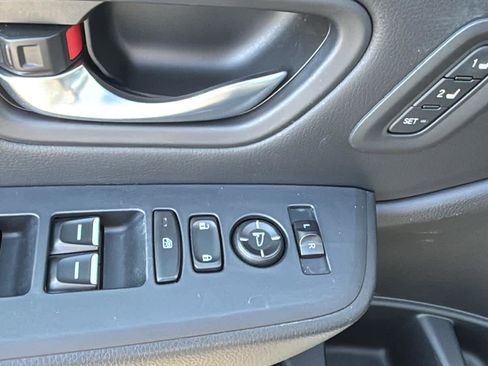 Used 2023 Honda Pilot Touring image 14