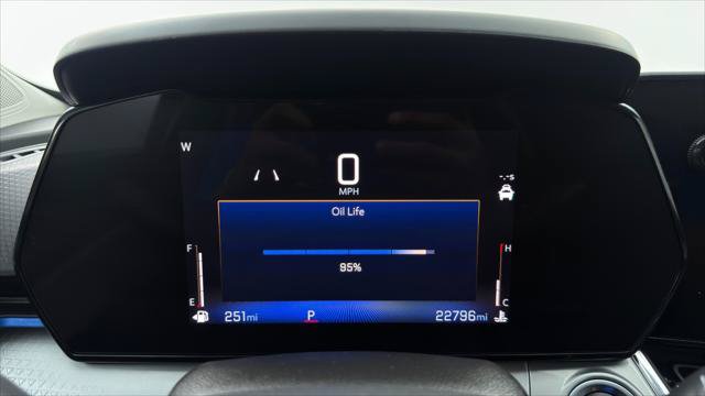 Used 2025 Chevrolet Trax LT w/ LT Convenience Package FWD image 27
