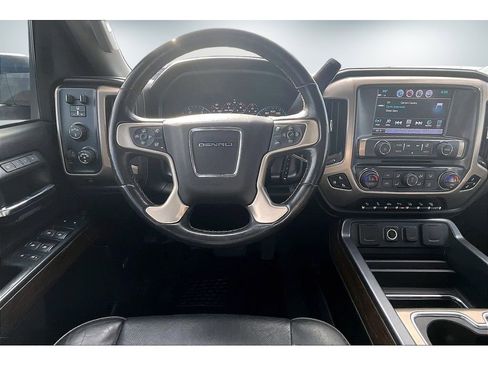Used 2018 GMC Sierra 2500 Denali image 9