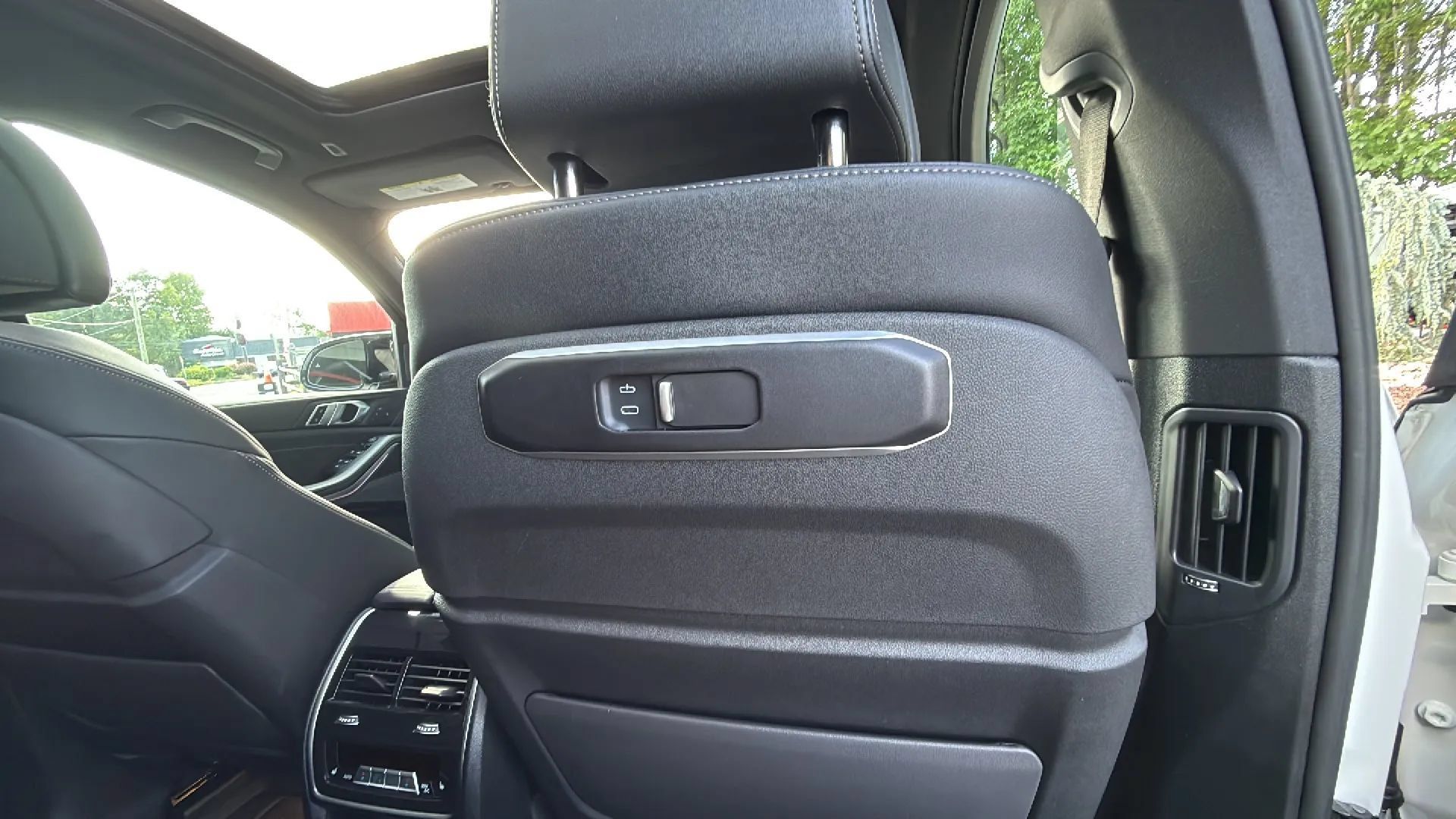 Used 2024 BMW X5 M60i w/ Climate Comfort Package AWD/4WD image 36