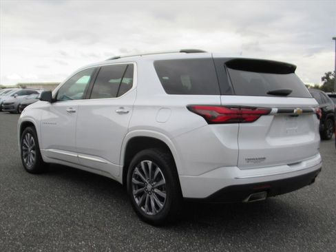 Used 2023 Chevrolet Traverse Premier image 4