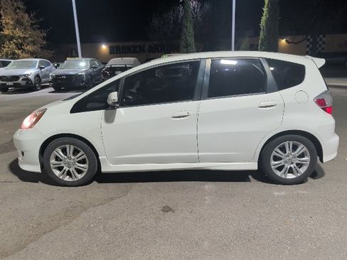 Used 2010 Honda Fit Sport image 6