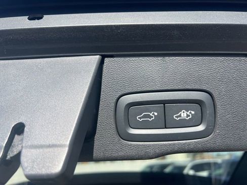 Used 2023 Volvo XC60 B5 Plus w/ Climate Package image 27