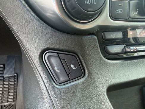 Used 2019 Chevrolet Suburban LT AWD/4WD image 25