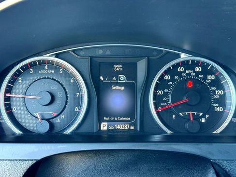 Used 2017 Toyota Camry SE image 15