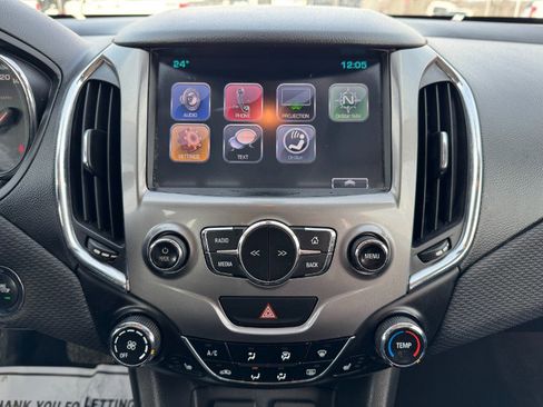 Used 2016 Chevrolet Cruze LT image 24