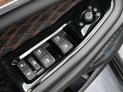 Used 2021 Jeep Grand Cherokee L Summit w/ Luxury Tech Group V image 20