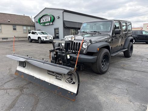 Used 2017 Jeep Wrangler Unlimited Sport w/ Connectivity Group image 8