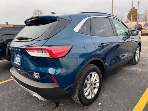 Used 2020 Ford Escape SE image 4