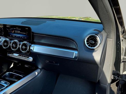 Used 2025 Mercedes-Benz GLB 250 image 26
