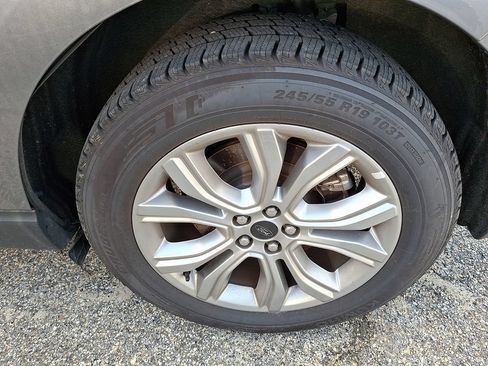 Used 2024 Ford Edge Titanium AWD/4WD image 8