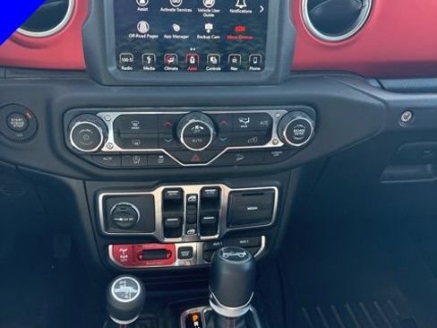 Used 2018 Jeep Wrangler Unlimited Rubicon w/ Dual Top Group AWD/4WD image 29