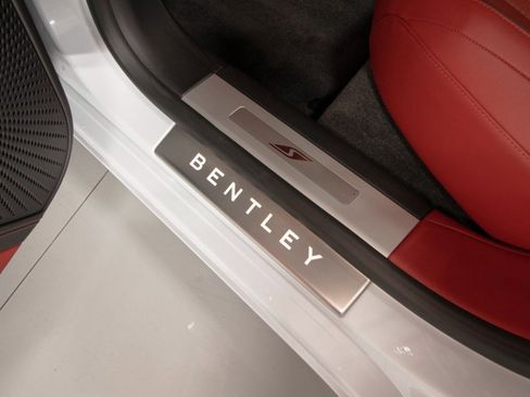 Used 2023 Bentley Flying Spur Flying Spur image 42