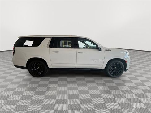 Certified 2024 Chevrolet Suburban High Country image 12