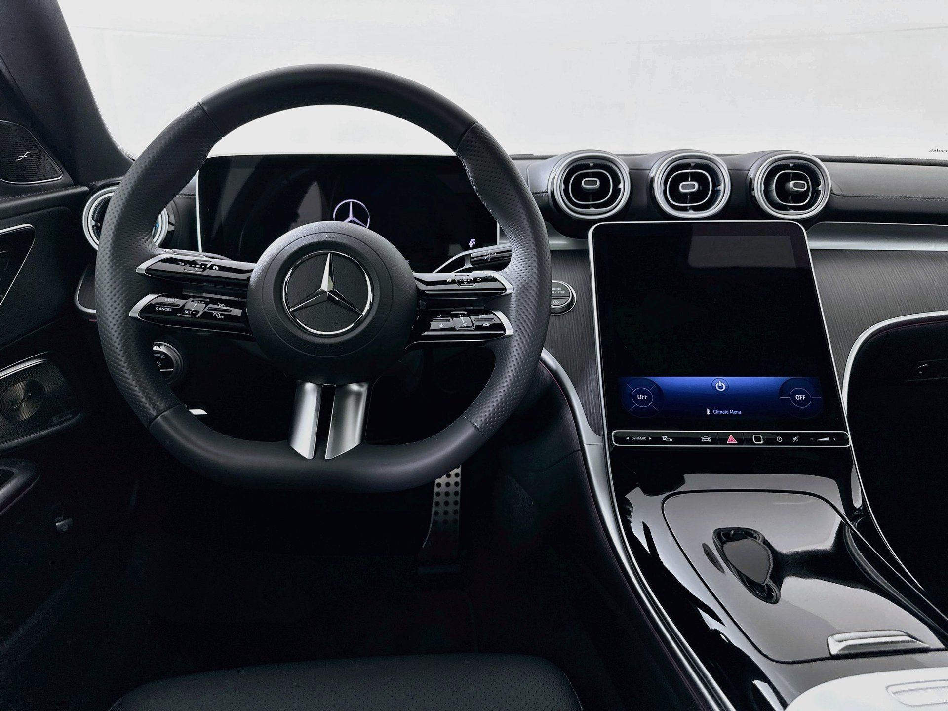 Used 2025 Mercedes-Benz C 300 Sedan image 25
