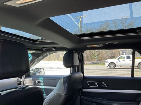 Used 2016 Ford Explorer XLT w/ Equipment Group 202A AWD/4WD image 15