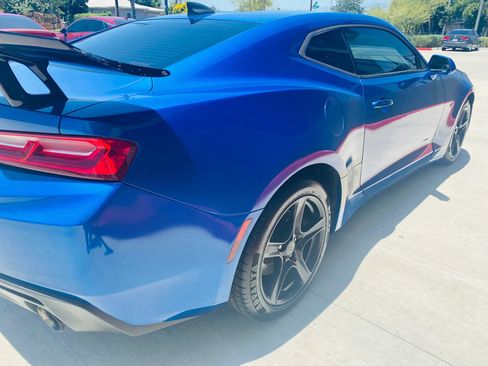 Used 2016 Chevrolet Camaro LT RWD image 9