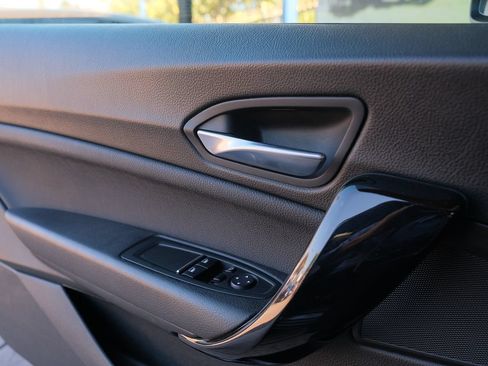 Used 2019 BMW 230i Coupe w/ Premium Package RWD image 12