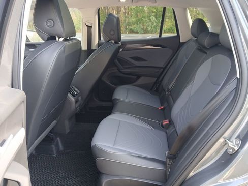 New 2026 Volkswagen Tiguan SE image 24