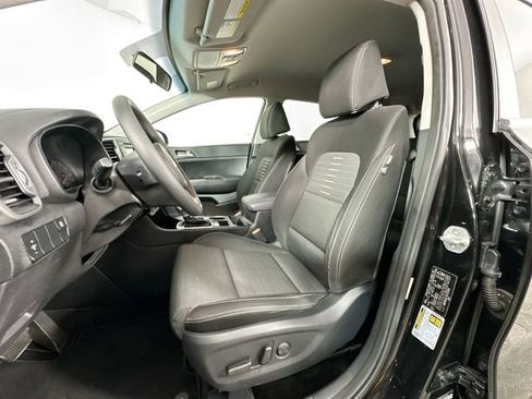 Used 2017 Kia Sportage LX w/ LX Popular Package image 17