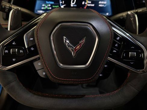 Used 2024 Chevrolet Corvette Stingray Premium Cpe w/ Z51 Performance Package image 9