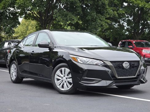 Used 2021 Nissan Sentra S FWD image 2