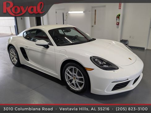 Used 2018 Porsche 718 Cayman RWD image 5