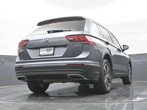 Used 2019 Volkswagen Tiguan SEL w/ 3rd Row Seat Package AWD/4WD image 41