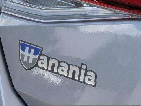 Used 2023 Hyundai Elantra Limited image 12