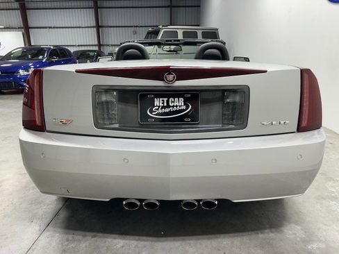 Used 2006 Cadillac XLR V image 34