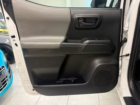 Used 2019 Toyota Tacoma SR w/ SR Convenience Package image 17