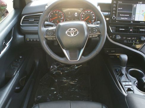 Used 2023 Toyota Camry XSE image 5