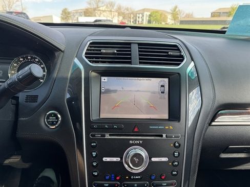 Used 2017 Ford Explorer Platinum AWD/4WD image 16