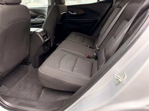 Used 2022 GMC Terrain SLE w/ Driver Convenience Package image 7