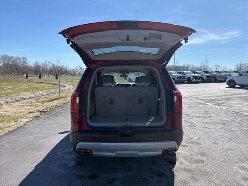 Used 2023 GMC Acadia SLT AWD/4WD image 11