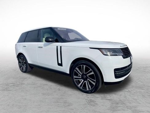 Used 2023 Land Rover Range Rover SE image 3