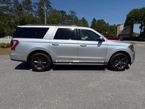 Used 2019 Ford Expedition Max XLT w/ Equipment Group 202A AWD/4WD image 11