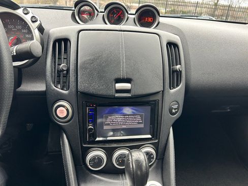 Used 2015 Nissan 370Z Coupe image 23