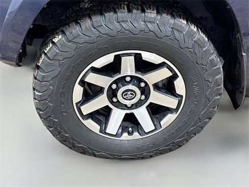 Used 2020 Toyota 4Runner TRD Off-Road image 31