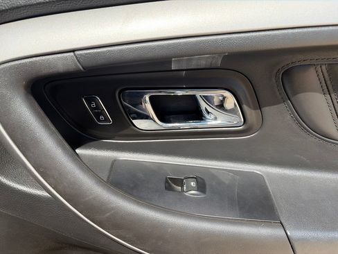 Used 2016 Ford Taurus SEL FWD image 25