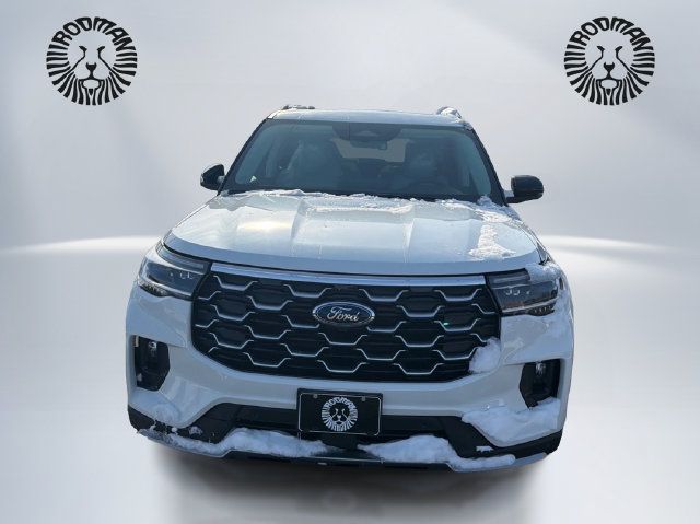 New 2026 Ford Explorer Platinum w/ LUX Leather Package AWD/4WD image 2