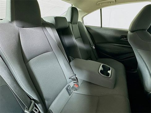 Used 2022 Toyota Corolla LE image 26