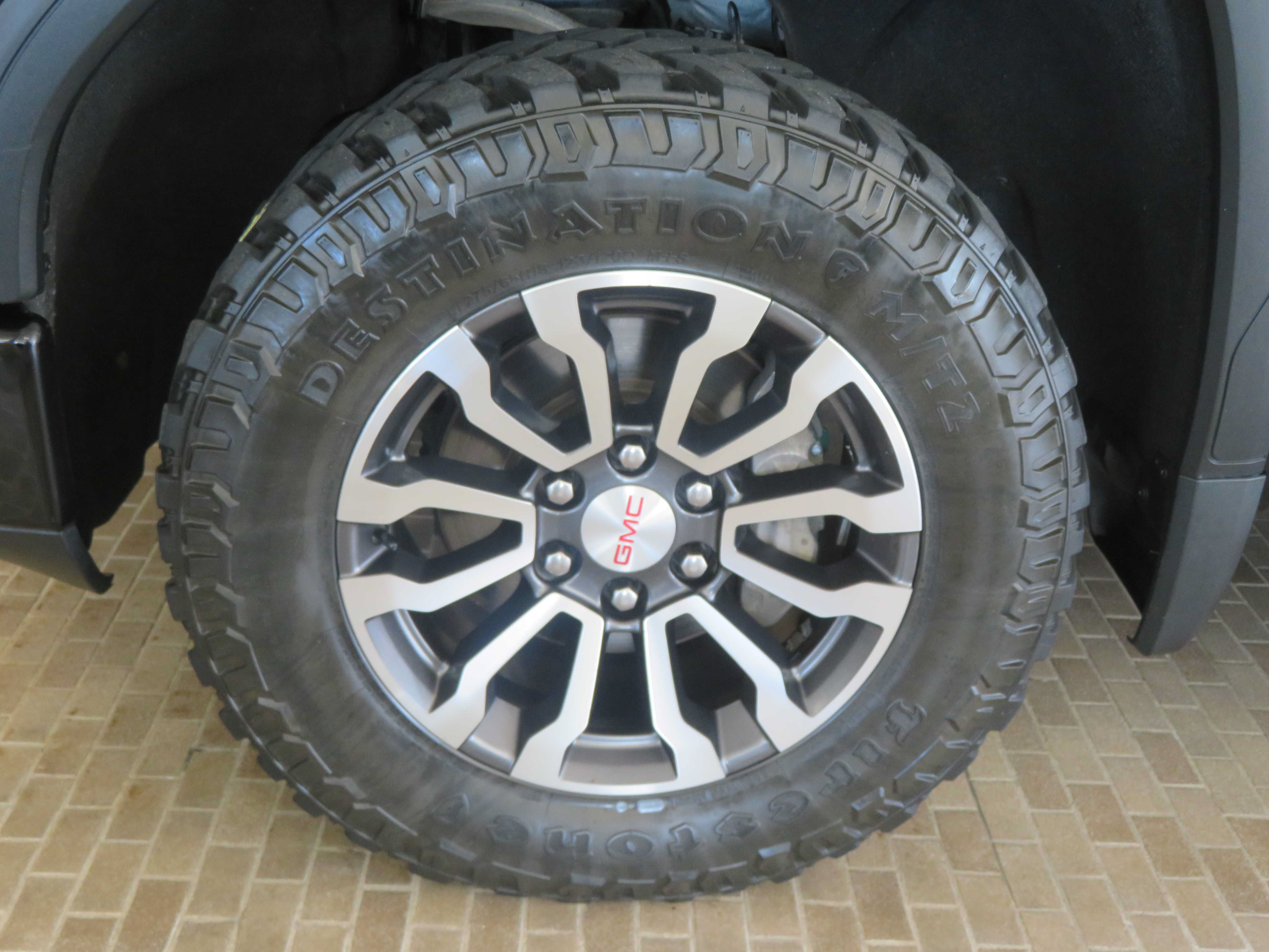 Used 2022 GMC Sierra 1500 AT4 w/ AT4 Preferred Package AWD/4WD image 7