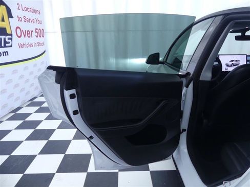 Used 2023 Tesla Model Y Long Range AWD/4WD image 27