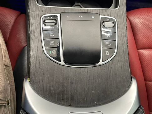 Used 2022 Mercedes-Benz GLC 300 4MATIC Coupe image 37