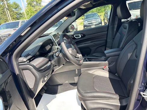 New 2026 Jeep Compass Trailhawk w/ Sun, Sound & Navigation Group AWD/4WD image 8