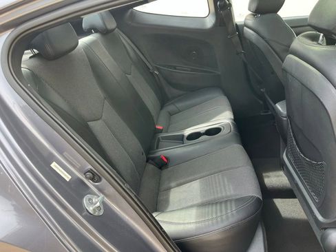 Used 2013 Hyundai Veloster w/ Style Pkg FWD image 18