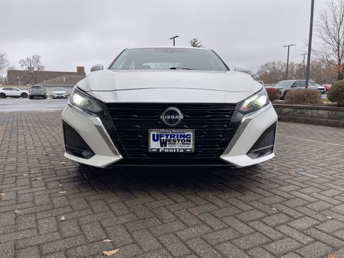 Used 2023 Nissan Altima 2.5 SV image 9