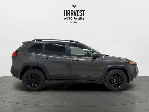 Used 2015 Jeep Cherokee Trailhawk w/ Comfort/Convenience Group AWD/4WD image 8